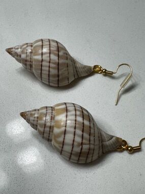 Shell Drop Earrings in Cream and Brown
